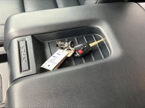 Used 2020 Toyota Tundra SR5 w/ SR5 Leather Package image 14