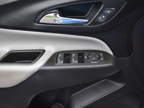 Used 2022 Chevrolet Equinox LT image 11