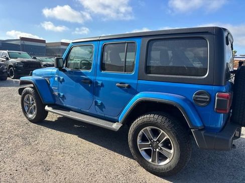 Used 2021 Jeep Wrangler Unlimited Sahara w/ Dual Top Group AWD/4WD image 8