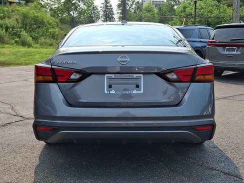 Used 2025 Nissan Altima 2.5 SV FWD image 5
