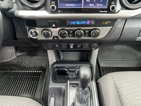 Used 2023 Toyota Tacoma SR5 AWD/4WD image 15