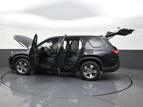 Used 2025 Honda Pilot EX-L image 31