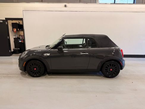 Used 2017 MINI Cooper S image 2