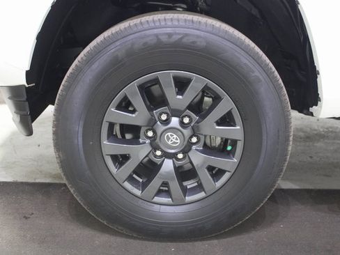 Used 2021 Toyota Tacoma image 25