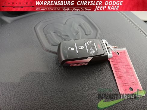 New 2026 RAM 1500 Laramie AWD/4WD image 32