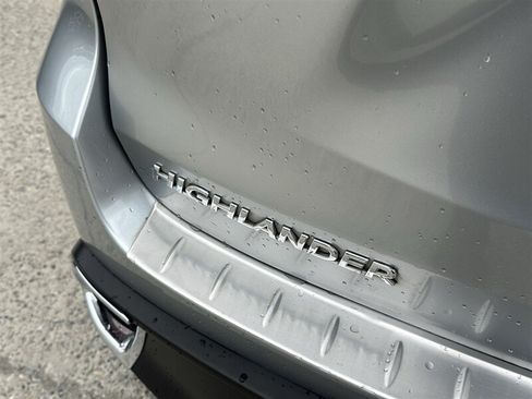 Used 2019 Toyota Highlander XLE AWD/4WD image 41