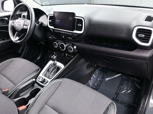 Certified 2025 Hyundai Venue Limited image 15
