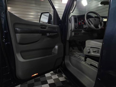 Used 2015 Nissan NV 3500 SV w/ Technology Package image 28