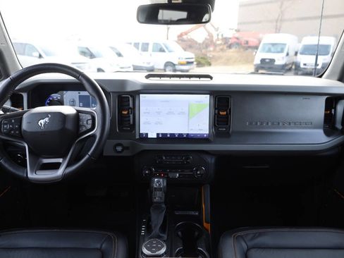 Used 2023 Ford Bronco Badlands image 14