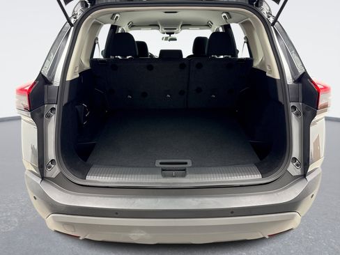 Used 2023 Nissan Rogue S image 19