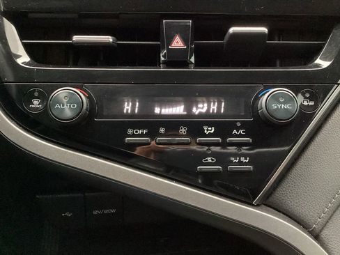 Used 2023 Toyota Camry XLE image 17