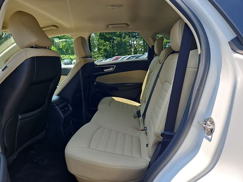 Used 2020 Ford Edge SEL w/ Convenience Package AWD/4WD image 12