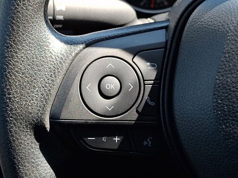 Used 2022 Toyota RAV4 LE image 20