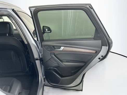 Used 2021 Audi Q5 Premium w/ Convenience Package image 32