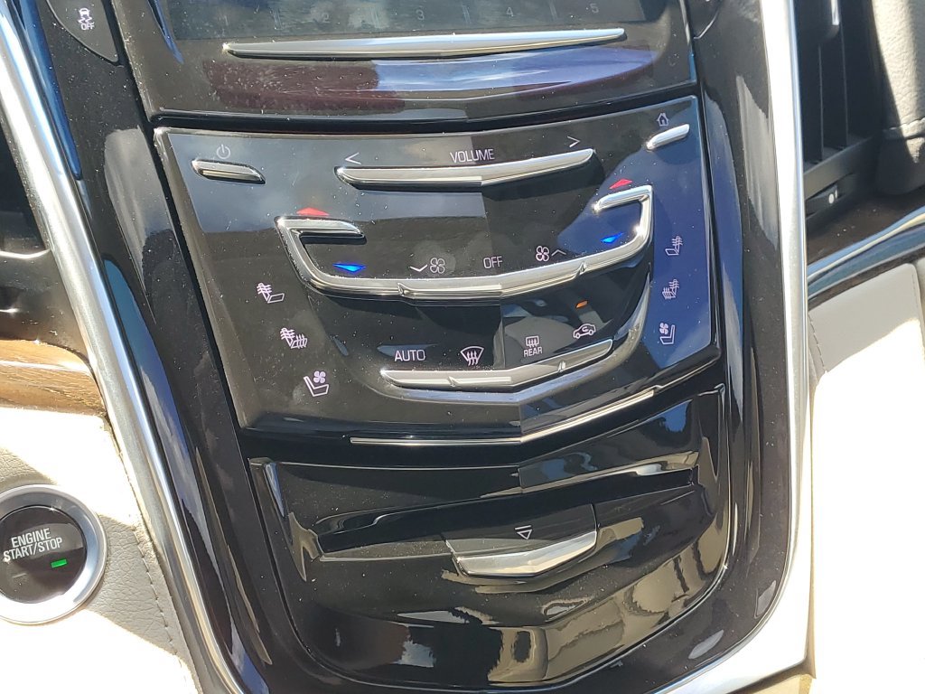 Used 2018 Cadillac Escalade Premium Luxury AWD/4WD image 32