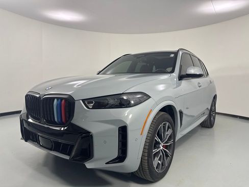 Certified 2024 BMW X5 xDrive40i w/ Executive Package AWD/4WD image 3