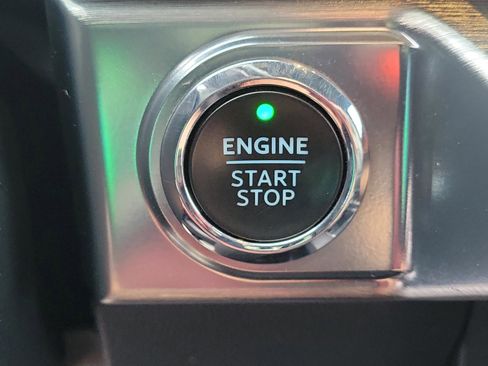 Used 2022 Ford F150 Lariat w/ Equipment Group 502A High image 30