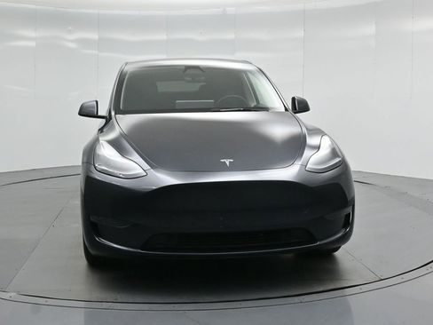 Used 2024 Tesla Model Y Long Range image 19