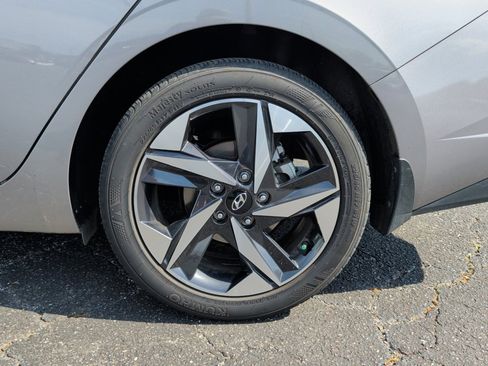 Used 2023 Hyundai Elantra SEL w/ Convenience Package image 22