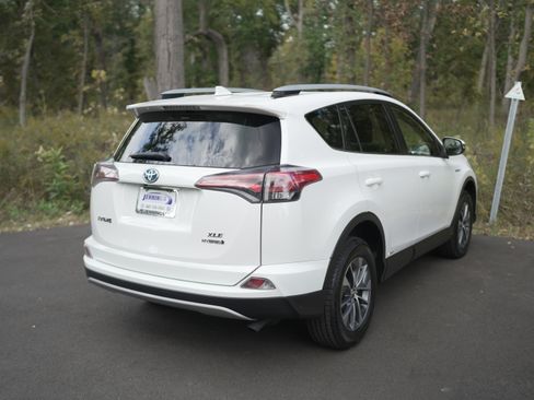Used 2016 Toyota RAV4 XLE image 8