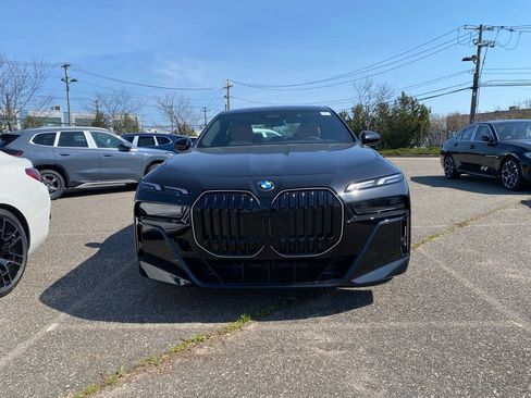 New 2026 BMW 740i xDrive w/ Premium Package AWD/4WD image 2