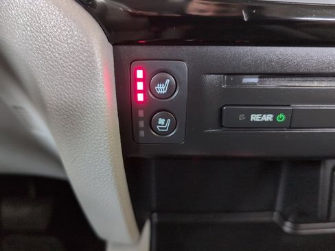 Used 2018 Honda Pilot Elite image 27