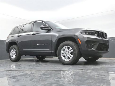 New 2025 Jeep Grand Cherokee Laredo image 41