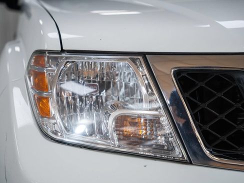 Used 2021 Nissan Frontier SV RWD image 10