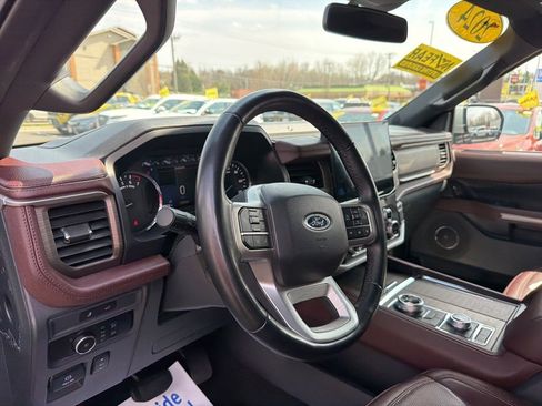 Used 2024 Ford Expedition Limited AWD/4WD image 17