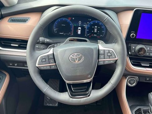 Certified 2026 Toyota Grand Highlander Platinum image 18