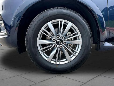 Used 2023 INFINITI QX80 Luxe w/ All-Season Package AWD/4WD image 11