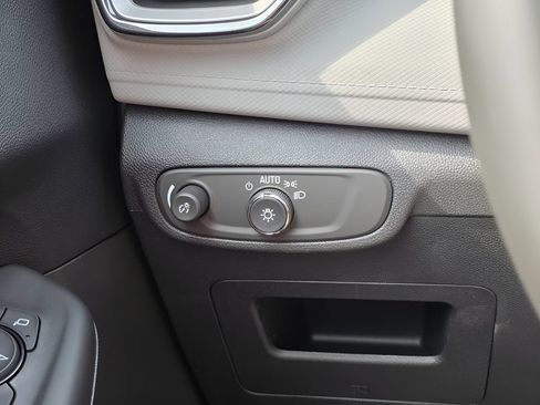 New 2026 Chevrolet TrailBlazer LT w/ LT Cold Weather Package FWD image 19