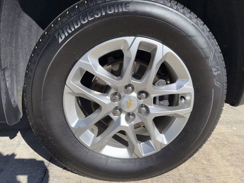 Used 2020 Chevrolet Traverse LT image 37