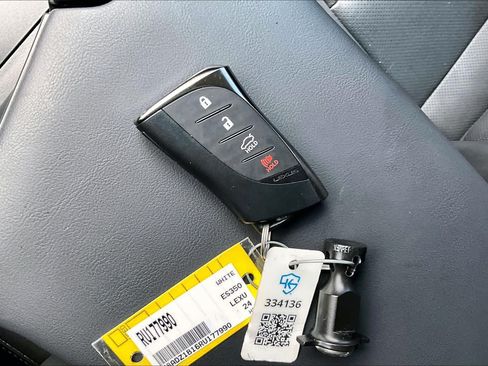 Used 2024 Lexus ES 350 w/ Premium Package FWD image 15