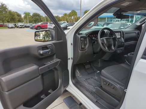 Used 2026 Chevrolet Silverado 1500 Custom Trail Boss w/ LPO, Dark Essentials Package AWD/4WD image 8