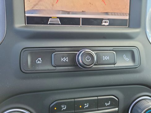 Used 2025 Chevrolet Silverado 2500 Custom w/ Custom Convenience Package image 23