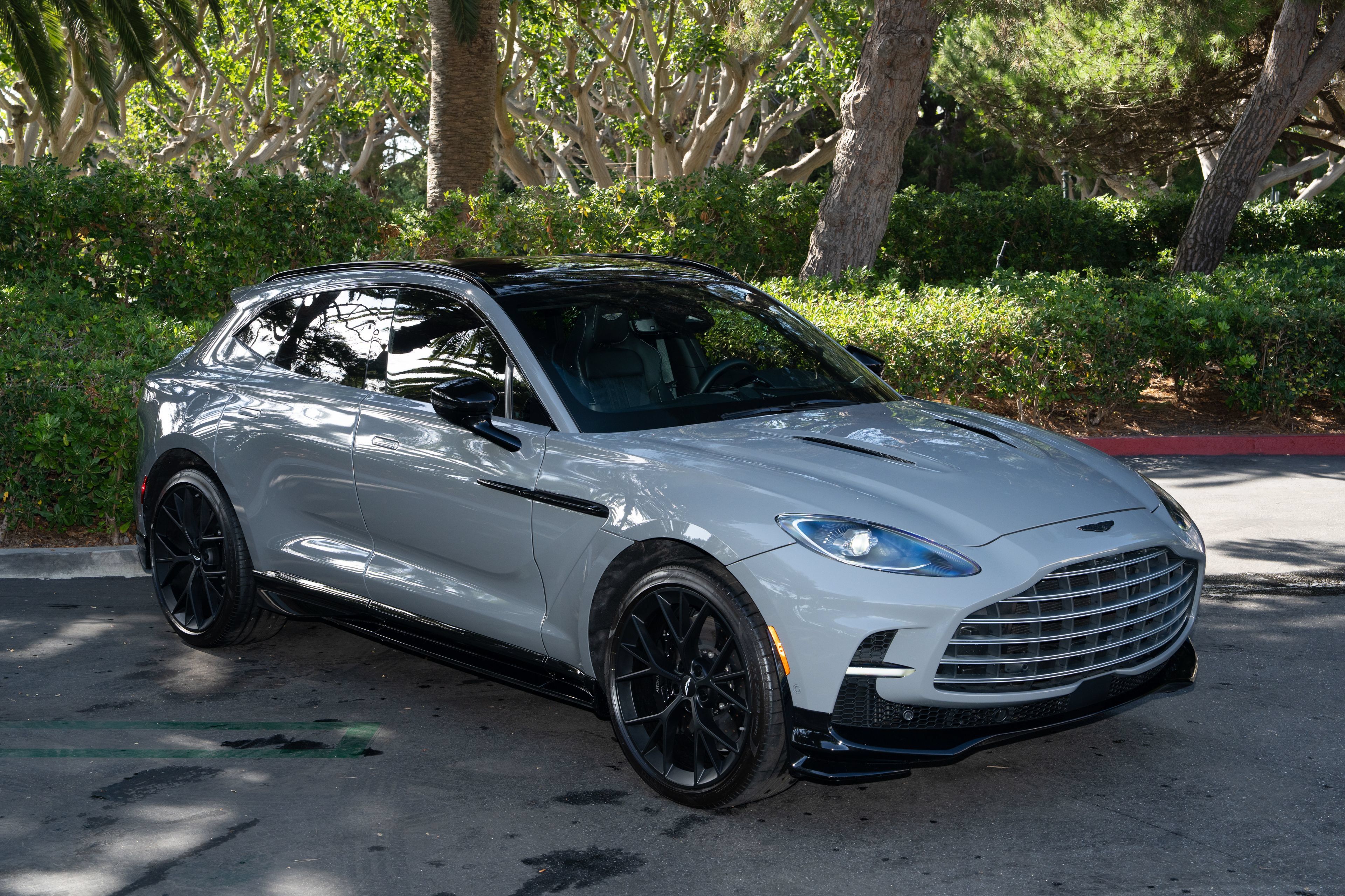 Used 2025 Aston Martin DBX 707 AWD/4WD image 1