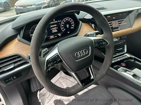 Used 2023 Audi e-tron GT Premium Plus image 15