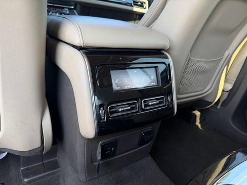Used 2022 Lincoln Aviator Reserve w/ Equipment Group 201A AWD/4WD image 30