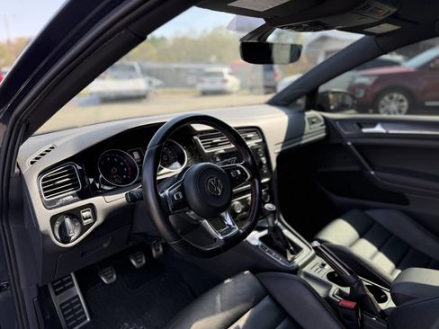 Used 2020 Volkswagen GTI SE image 10