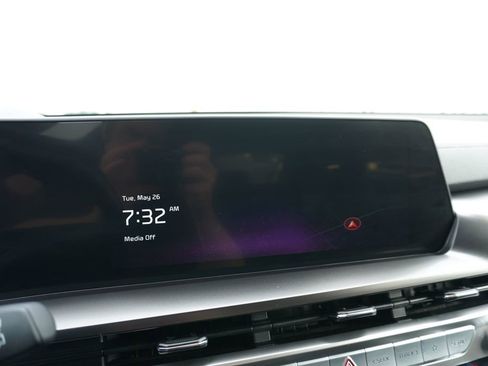 Used 2023 Kia Telluride LX FWD image 16
