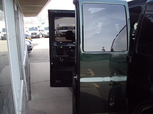 Used 2013 Chevrolet Express 1500 AWD image 12