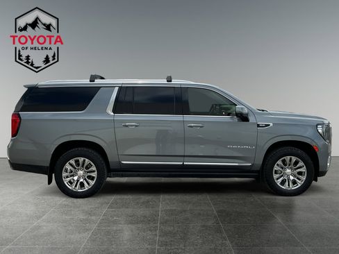 Used 2022 GMC Yukon XL Denali AWD/4WD image 6