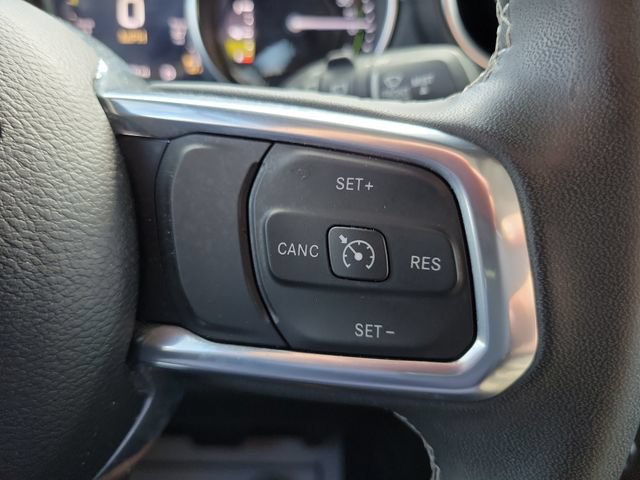 Used 2023 Jeep Wrangler Unlimited Sahara AWD/4WD image 21