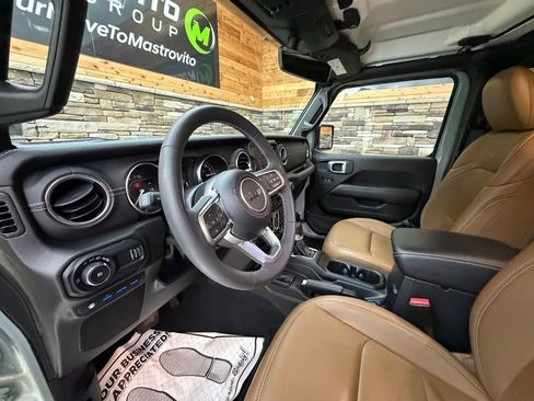 Used 2023 Jeep Wrangler Unlimited Sahara w/ Cold Weather Group AWD/4WD image 10