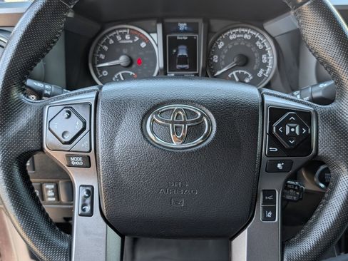 Used 2022 Toyota Tacoma SR5 image 18