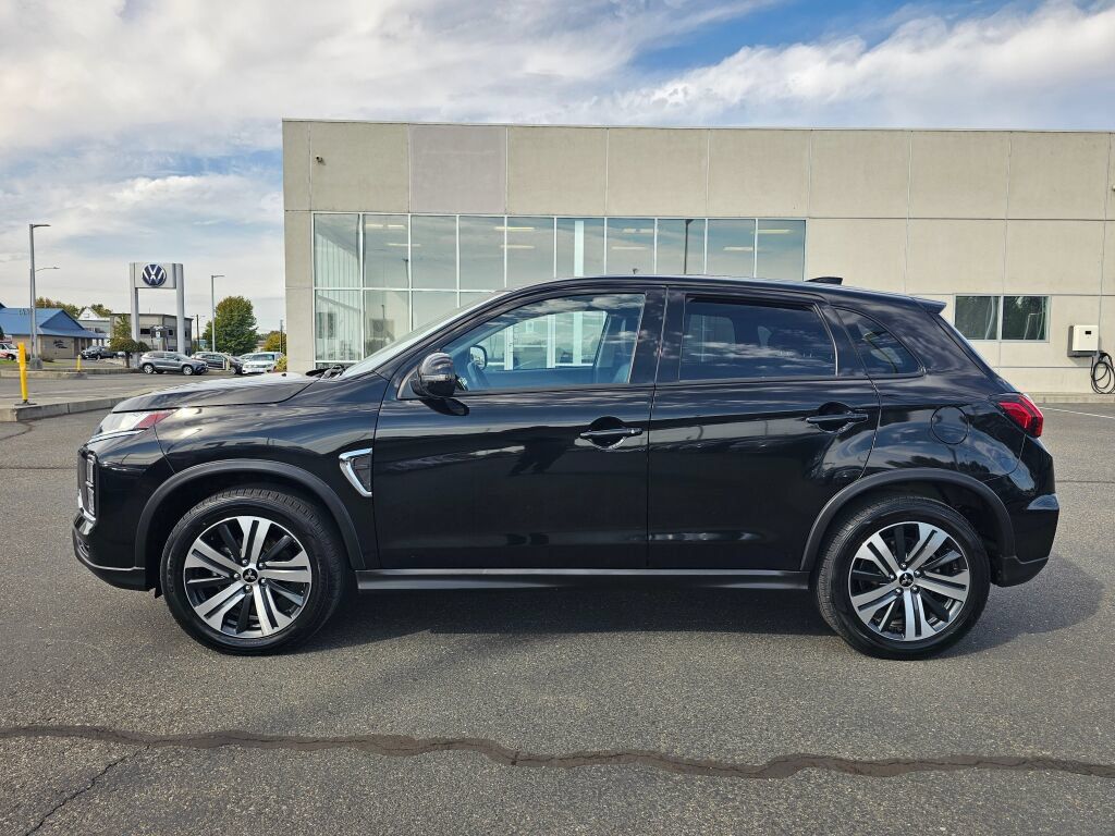 Used 2024 Mitsubishi Outlander Sport SE AWD/4WD image 3