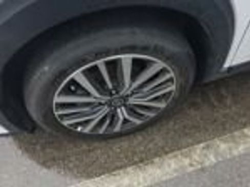 Used 2021 Nissan Kicks SV image 12