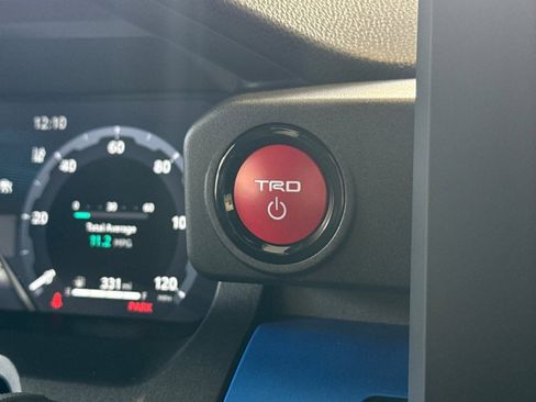 Used 2025 Toyota 4Runner TRD Off-Road image 29