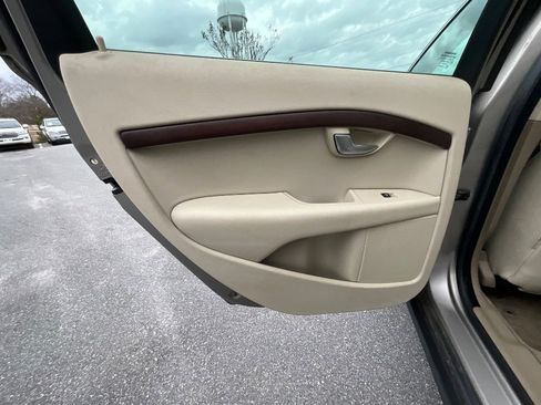 Used 2011 Volvo XC70 3.2 image 18